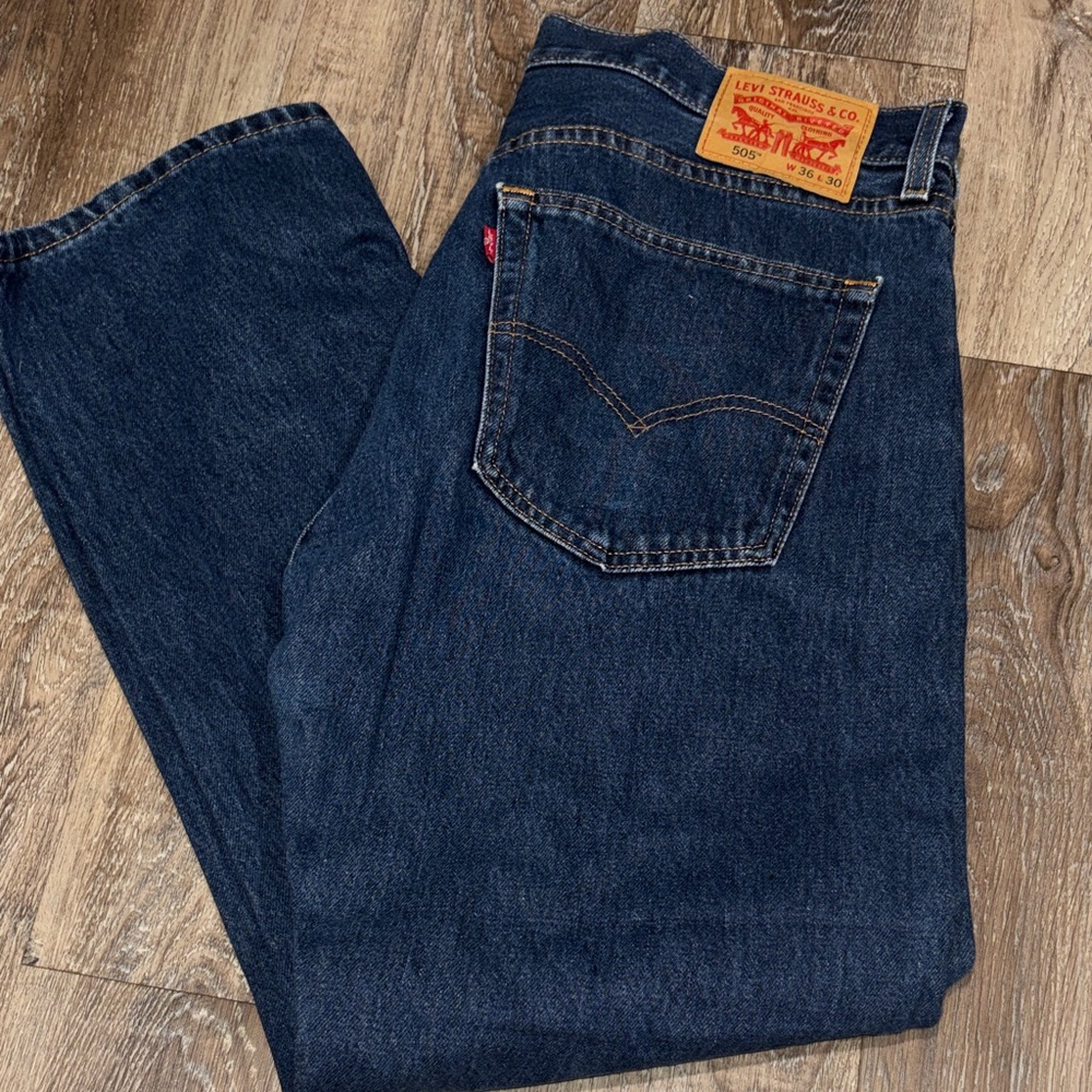 Levi's Men's Dark Blue 505 Jeans. 36 x 30